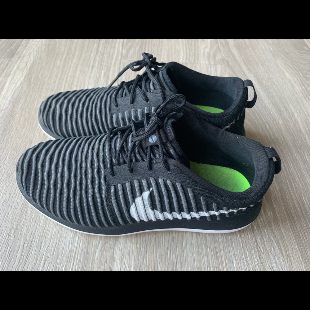 Nike. - Picture 2 of 5